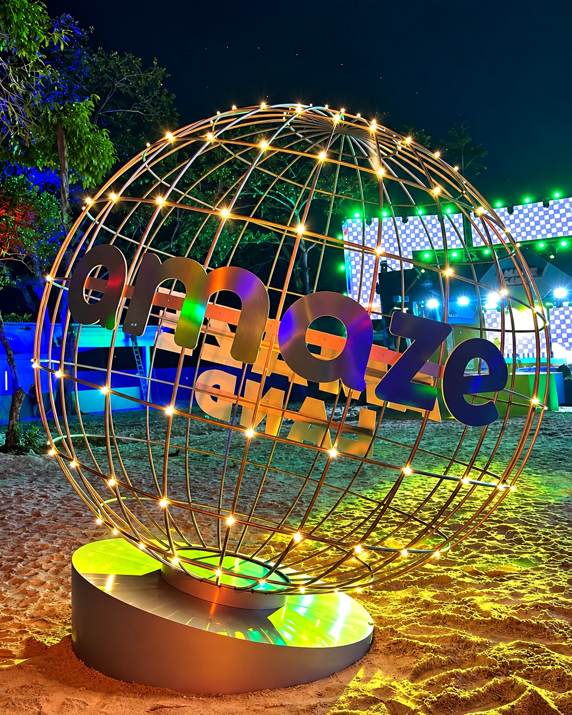 Cenografia com globo iluminado